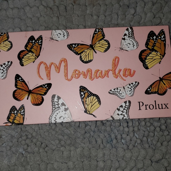 Makeup - Picture 2 of 2